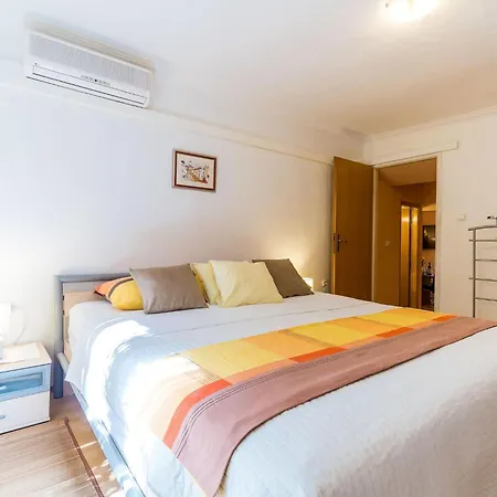 דירה Sara - One Bedroom With Terrace *