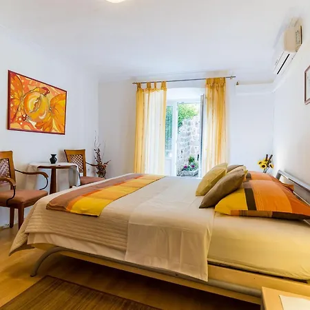 Sara - One Bedroom With Terrace *