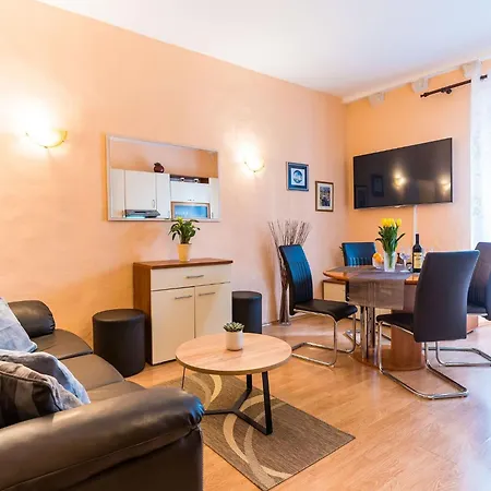 דירה Sara - One Bedroom With Terrace *