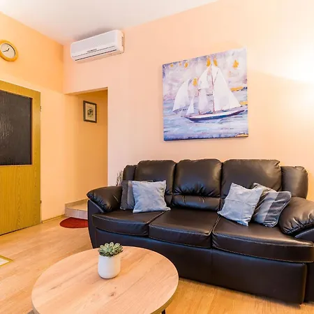 Sara - One Bedroom With Terrace *