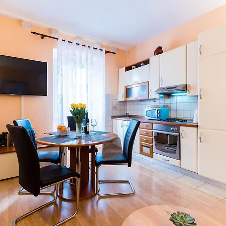 דירה Sara - One Bedroom With Terrace *