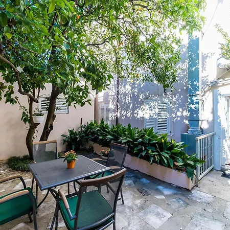 Sara - One Bedroom With Terrace