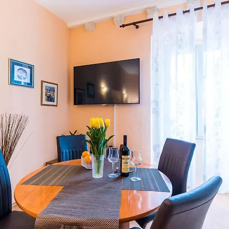 Appartamento Sara - One Bedroom With Terrace